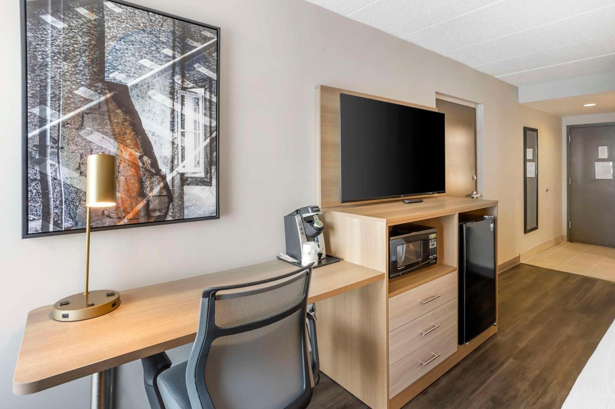 Best Western Plus Heritage Rail Inn & Suites Йорк Экстерьер фото