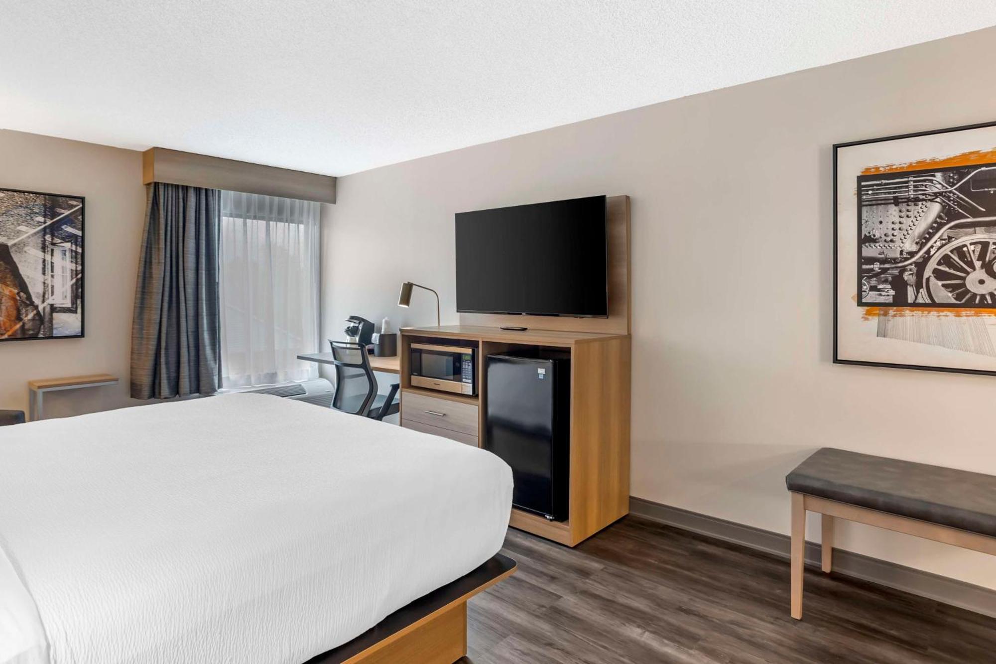 Best Western Plus Heritage Rail Inn & Suites Йорк Экстерьер фото