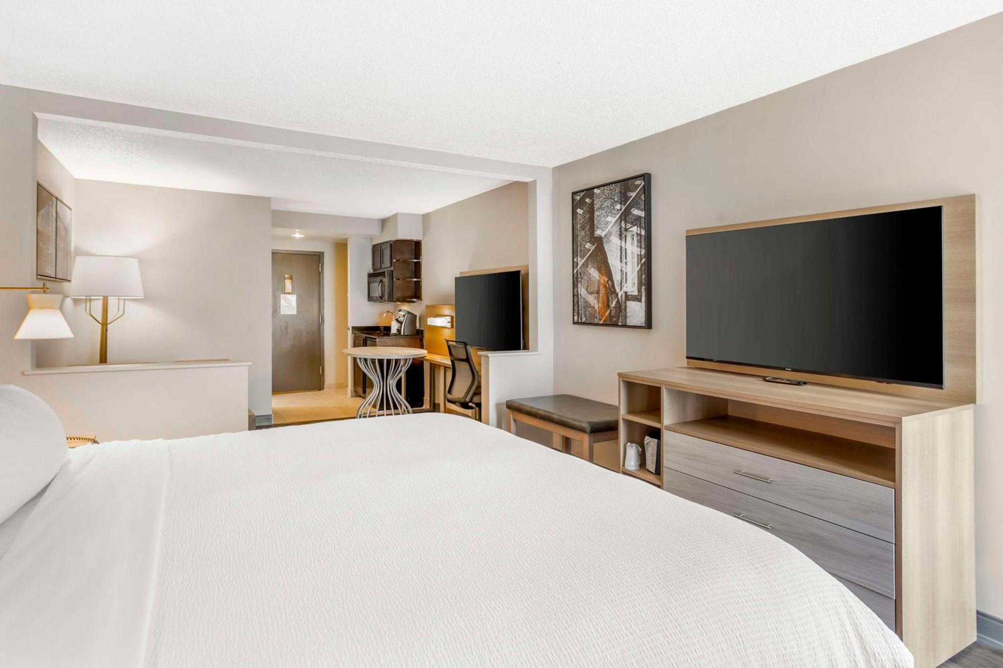 Best Western Plus Heritage Rail Inn & Suites Йорк Экстерьер фото