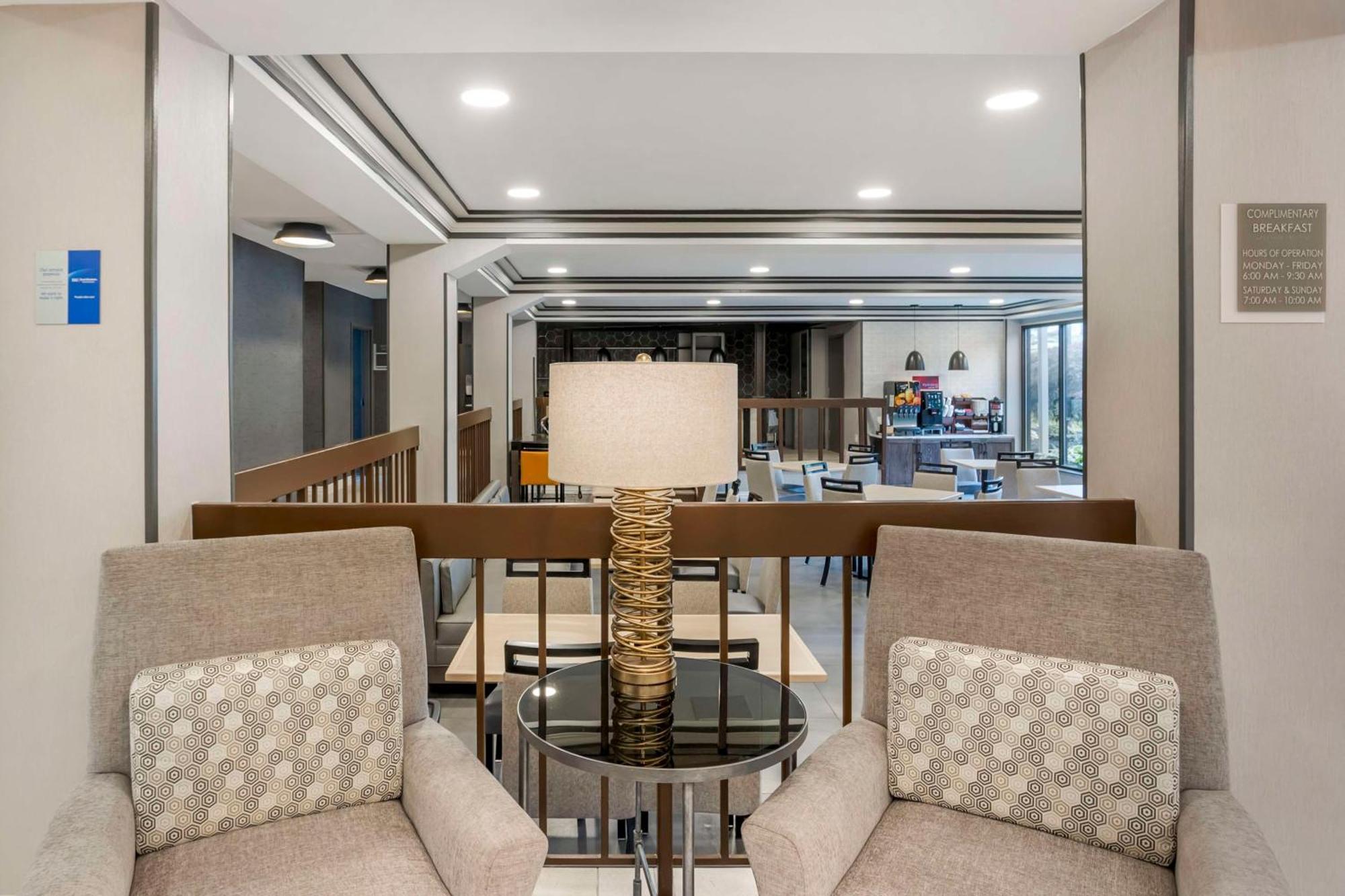 Best Western Plus Heritage Rail Inn & Suites Йорк Экстерьер фото