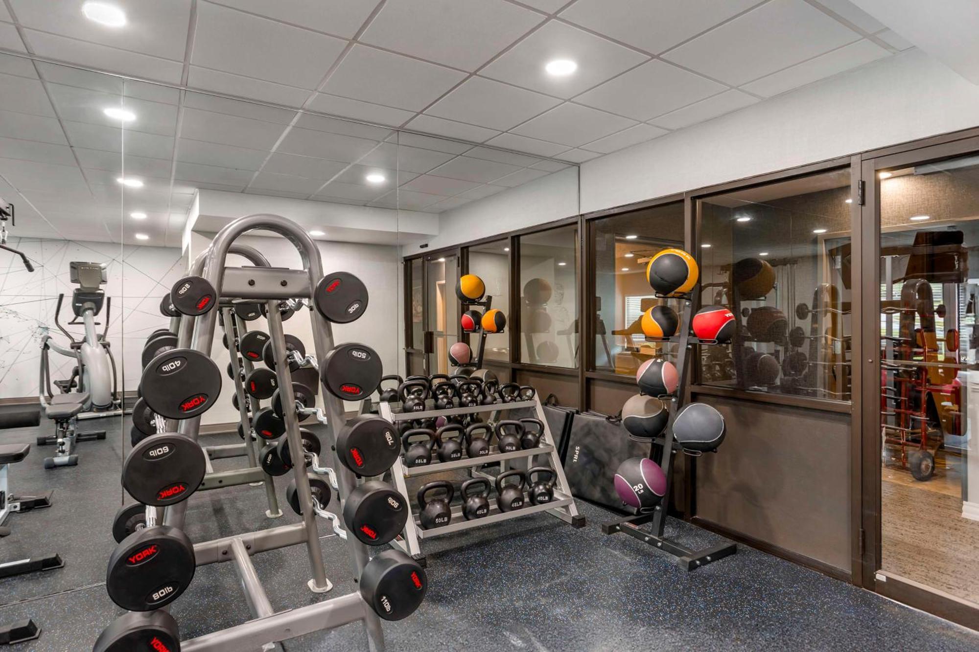 Best Western Plus Heritage Rail Inn & Suites Йорк Экстерьер фото